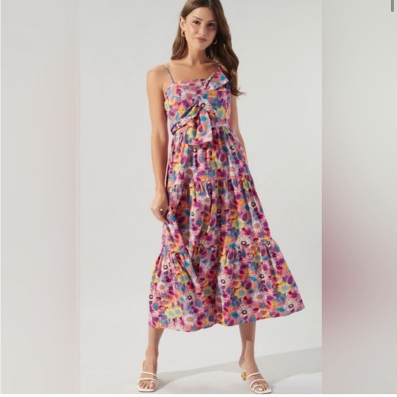 Sugarlips Dresses & Skirts - Floral Tiered Midi Dress